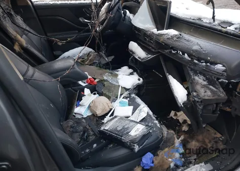 2023 Lincoln Corsair Standard z USA, uszkodzony, nr VIN 5LMCJ1DA9PUL25485